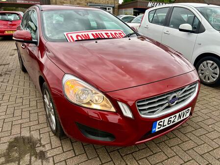 VOLVO V60 1.6 T3 SE **ONLY 17,670 MILES FROM NEW**